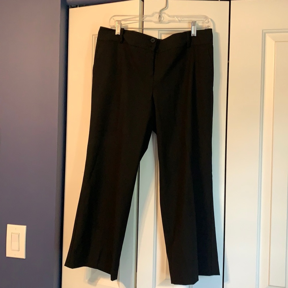 The Limited - Black Crop Pant - size 10